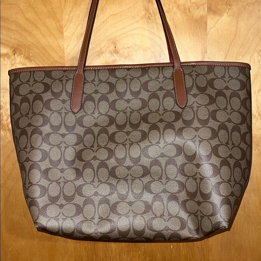 Pride Coach Signature City Tote and Slim Wallet Radial Rainbow Signature Canvas - Picture 5 of 13